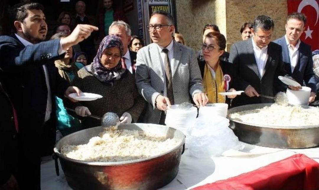 Kula, Selendi, Salihli&rsquo;de &Ccedil;anakkale Şehitleri&rsquo;ni Anma T&ouml;reni