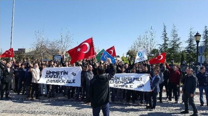 Yolu Kapatan &Ouml;ğrenci Grubuna Polis M&uuml;dahale Etti