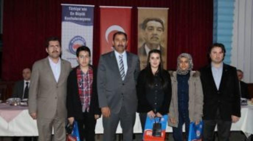 Mektup Yarışmasında Dereceye Girenler &Ouml;d&uuml;llendirildi