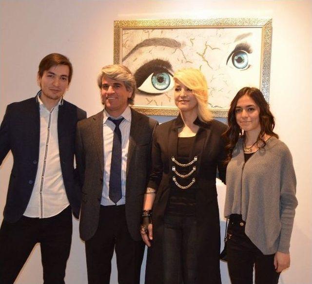 Kanser Hastası Gen&ccedil; Kadın Yaptığı Resimlerin Gelirini Kanser Hastalarına Bağışladı 3