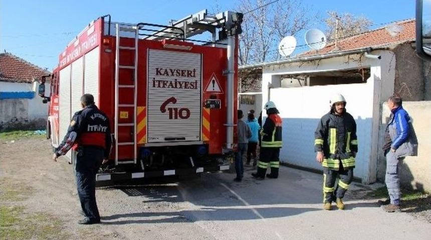 Tek Katlı Evde &Ccedil;ıkan Yangın Korkuttu
