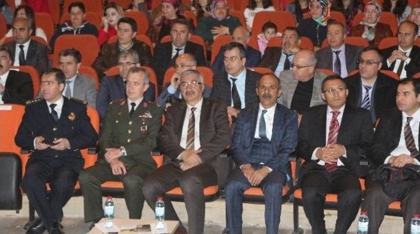 &Ouml;ğrenciler &Ccedil;anakkale&rsquo;yi Canlandırdı