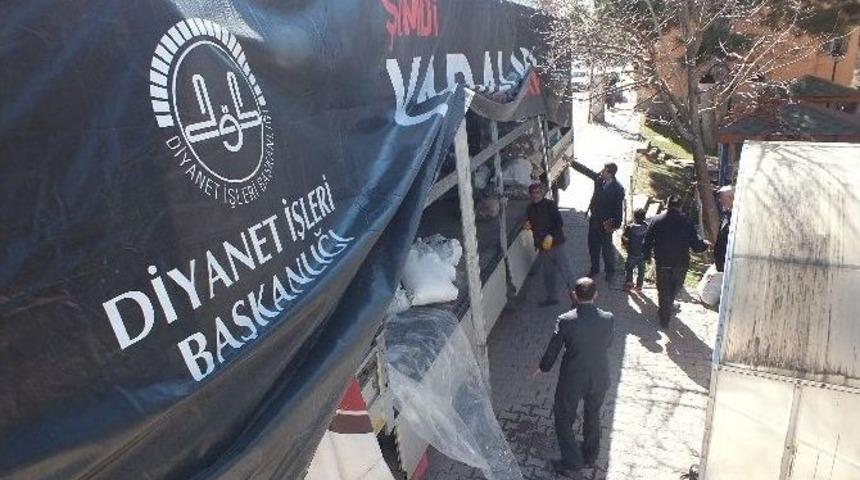 Pınarbaşı&rsquo;ndan Bayır Bucak T&uuml;rkmenlerine G&ouml;nderilen Yardım Tır&rsquo;ı Dualar İle Uğurlandı