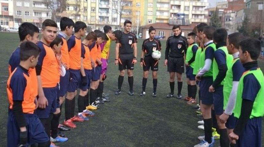 Ortaokullar Arası Ve Liseler Arası Futbol Turnuvası Tamamlandı
