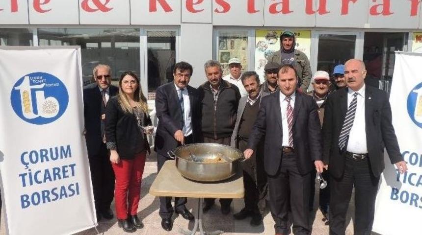 Ticaret Borsası &Ccedil;anakkale Şehitleri İ&ccedil;in Helva Dağıttı