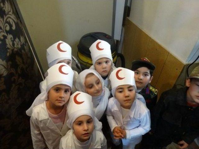 Kur&rsquo;an Kursu &Ouml;ğrencileri Arası İstiklal Marşını G&uuml;zel Okuma Yarışması 1