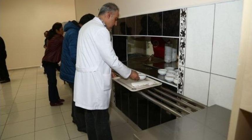 Er&uuml; Hastaneleri Personeli &Ouml;ğle Yemeğinde &ldquo;&ccedil;anakkale Men&uuml;s&uuml;&rdquo; Yedi
