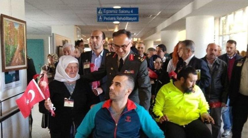 Şehitleri Anma T&ouml;reni