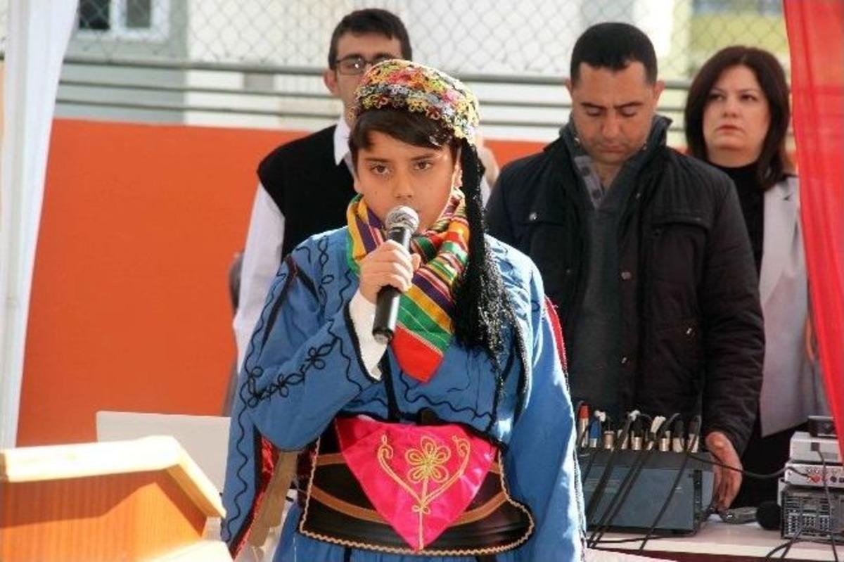 &Ccedil;anakkale Şehitlerine Duygu Y&uuml;kl&uuml; Anma