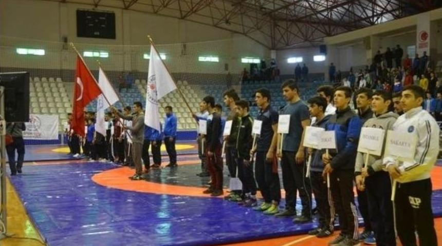 Gen&ccedil;ler Serbest G&uuml;reş Turnuvası Tokat&rsquo;ta Başladı