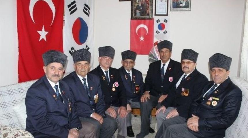 Salihli Gaziler Derneği&rsquo;nden Kore Gazisine Ziyaret