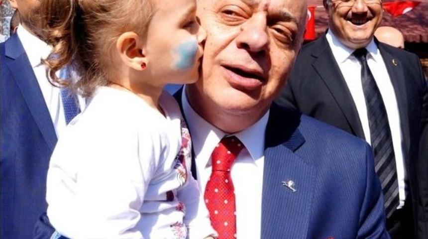 Başkan Erg&uuml;n, K&uuml;&ccedil;&uuml;k Simay&rsquo;a Hayran Oldu