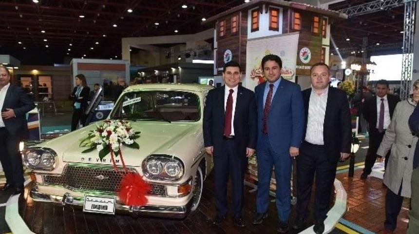 Başkan Kalın&rsquo;dan, Başkan T&uuml;t&uuml;nc&uuml;&rsquo;ye Devrim Arabası Tablosu