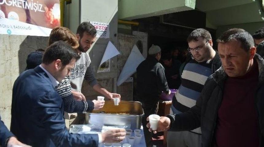 Bolu&rsquo;da 5 Bin Kişilik Buğday &Ccedil;orbası Ve &Uuml;z&uuml;m Hoşafı Dağıtıldı