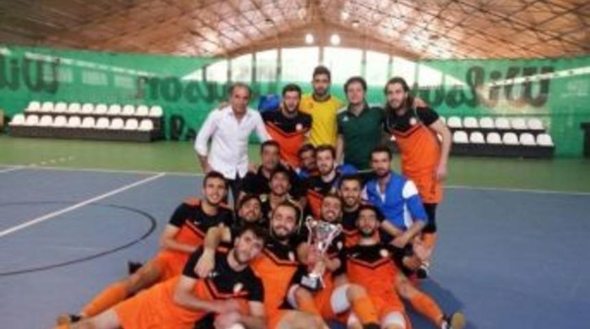 İn&ouml;n&uuml; &Uuml;niversitesi Salon Futbol Takımı 1.lige Y&uuml;kseldi