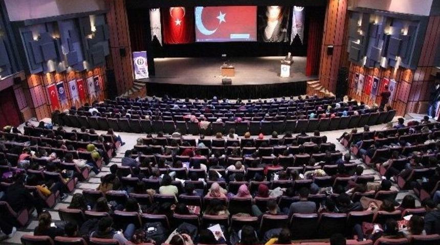 Prof Dr. Gen&ccedil;&rsquo;ten &Ccedil;anakkale Zaferi Konferansı