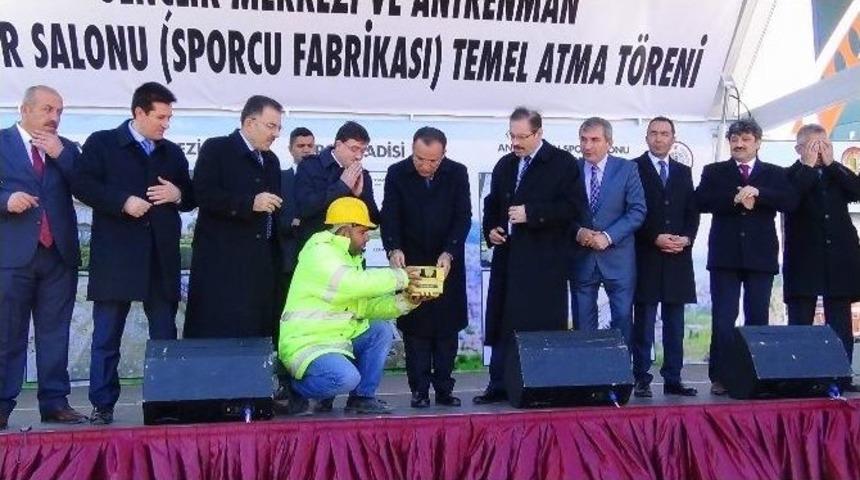 Yozgat Sporcu Fabrikası Ve İl Tipi Gen&ccedil;lik Merkezinin Temeli Atıldı