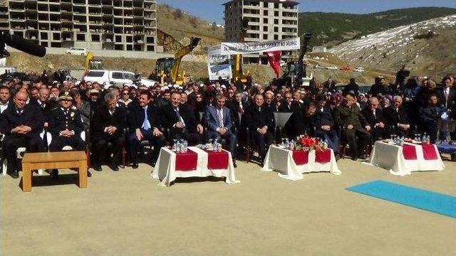 Yozgat Sporcu Fabrikası Ve İl Tipi Gençlik Merkezinin Temeli Atıldı