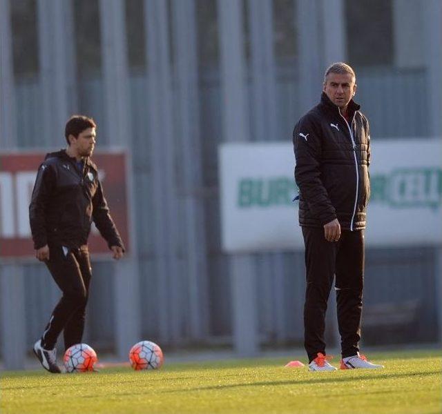 Bursaspor’da Kasımpaşa Hazırlıkları Sürüyor