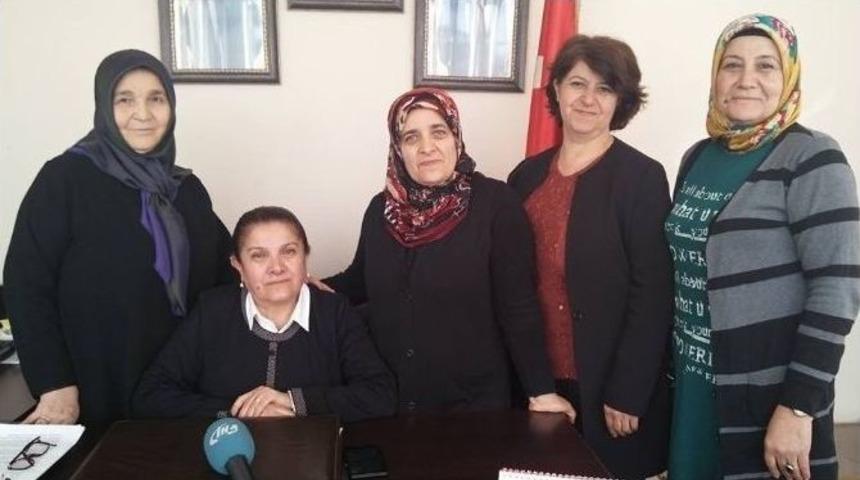 Mhp Malatya Kadın Kolları Başkanı Ayşeg&uuml;l G&uuml;lay Coşkun;