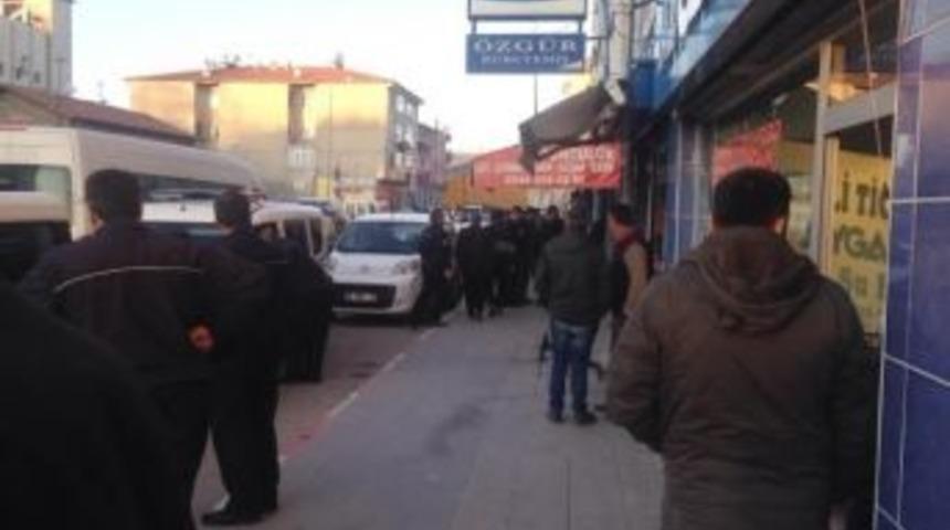 Polatlı&rsquo;da Bı&ccedil;aklı Kavga: 2 Yaralı