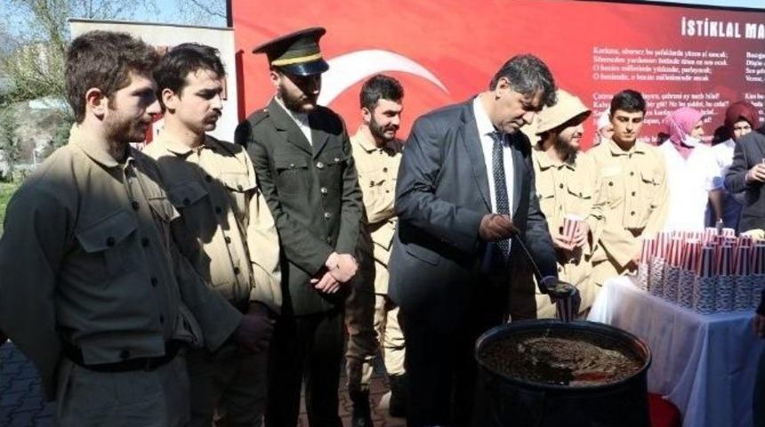 Kb&uuml;&rsquo;de &Ouml;ğrencilere Hoşaf Ve Tahıllı Ekmek İkram Edildi