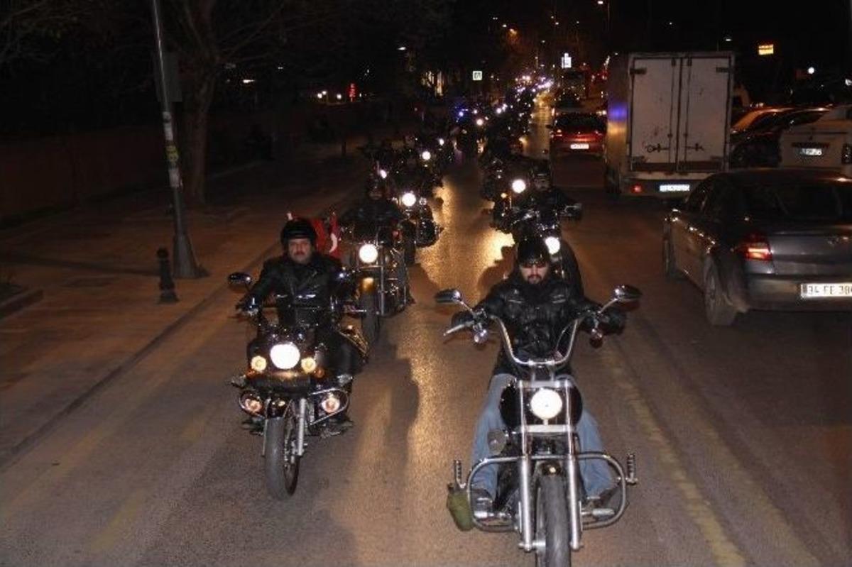 300 Motor Tutkunundan &Ccedil;anakkale&rsquo;ye Saygı S&uuml;r&uuml;ş&uuml;