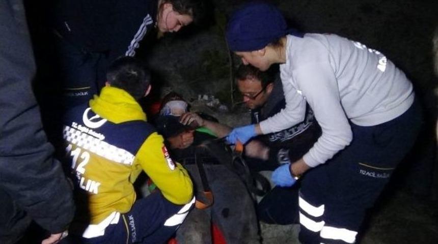 İki Otomobil &Ccedil;arpıştı: 6 Yaralı