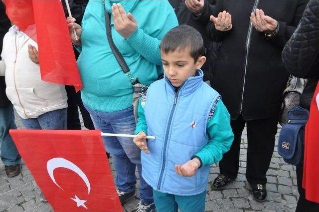 Uşak Binlerce Kişi &ldquo;ter&ouml;re Karşı Birlik&rdquo; İ&ccedil;in Y&uuml;r&uuml;d&uuml; 1