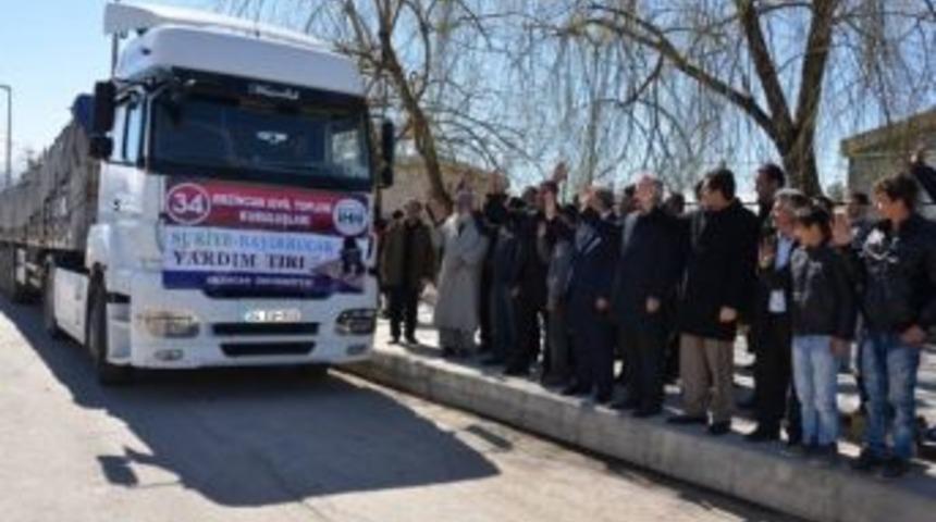Bayırbucak T&uuml;rkmenleri İ&ccedil;in 34&rsquo;&uuml;nc&uuml; Yardım Tır&rsquo;ı Uğurlandı