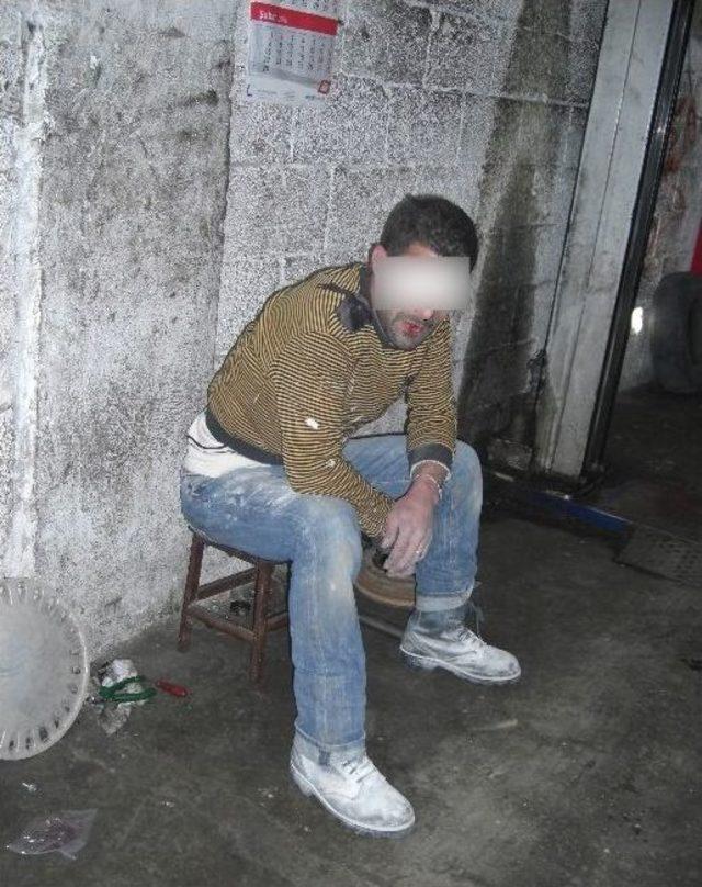 Yeğenini Ayaklarından Asarak İşkence Etti 1