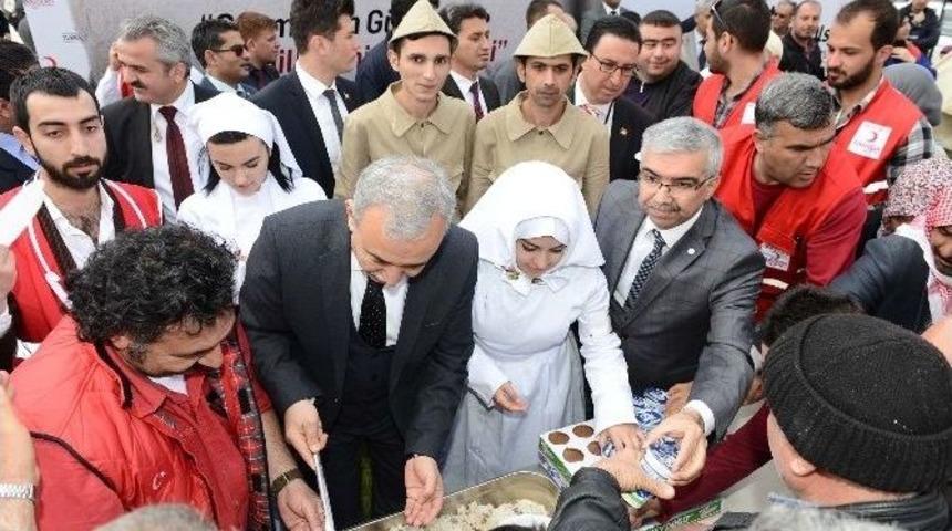 T&uuml;rk Kızılayı&rsquo;ndan 2 Bin Kişiye Yemek İkramı