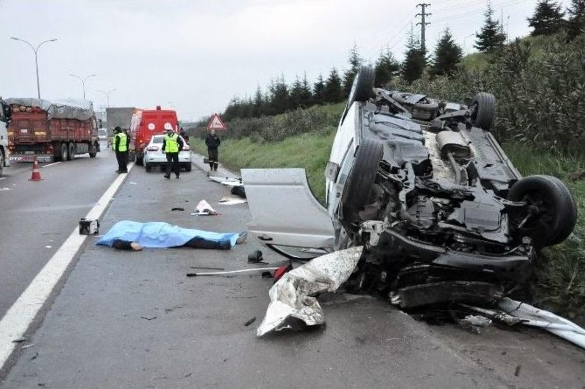 Kocaeli Tem Otoyolu&rsquo;nda Kaza: 3 &Ouml;l&uuml;, 4 Yaralı