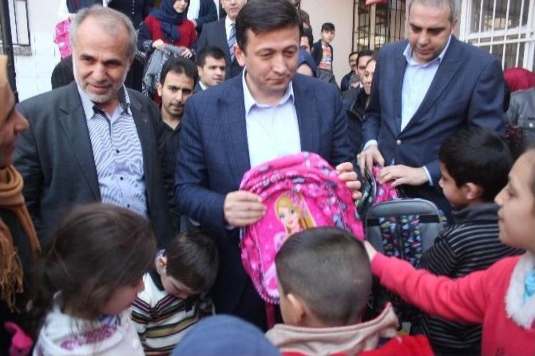 Ak Partili Hamza Dağ Suriyeli Miniklere &Ccedil;anakkale&rsquo;yi Anlattı