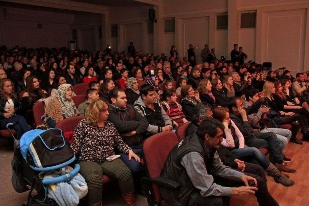 Buca&rsquo;da &Ccedil;anakkale Zaferi&rsquo;ne &Ouml;zel G&ouml;steri