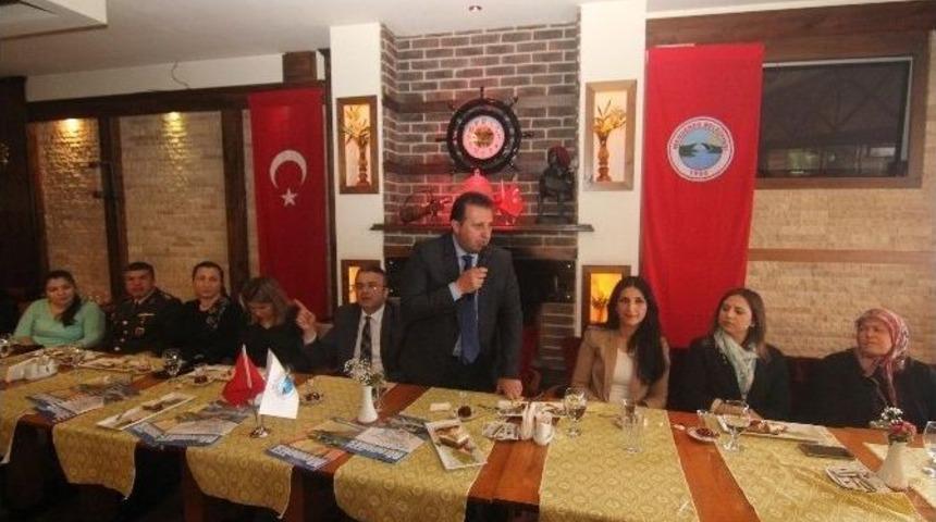 Başkan Soylu Gaziler Ve Şehit Aileleriyle Buluştu