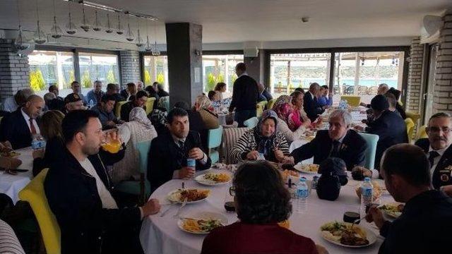 Didim’de Protokol Şehit Aileleri Ve Gazilerle Yemekte Biraraya Geldi