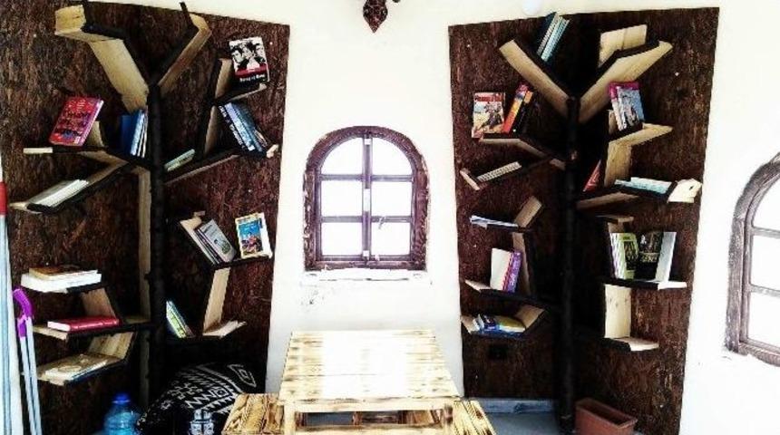 T&uuml;rkiye&rsquo;nin İlk Yel Değirmeni K&uuml;t&uuml;phanesi Hizmete A&ccedil;ıldı