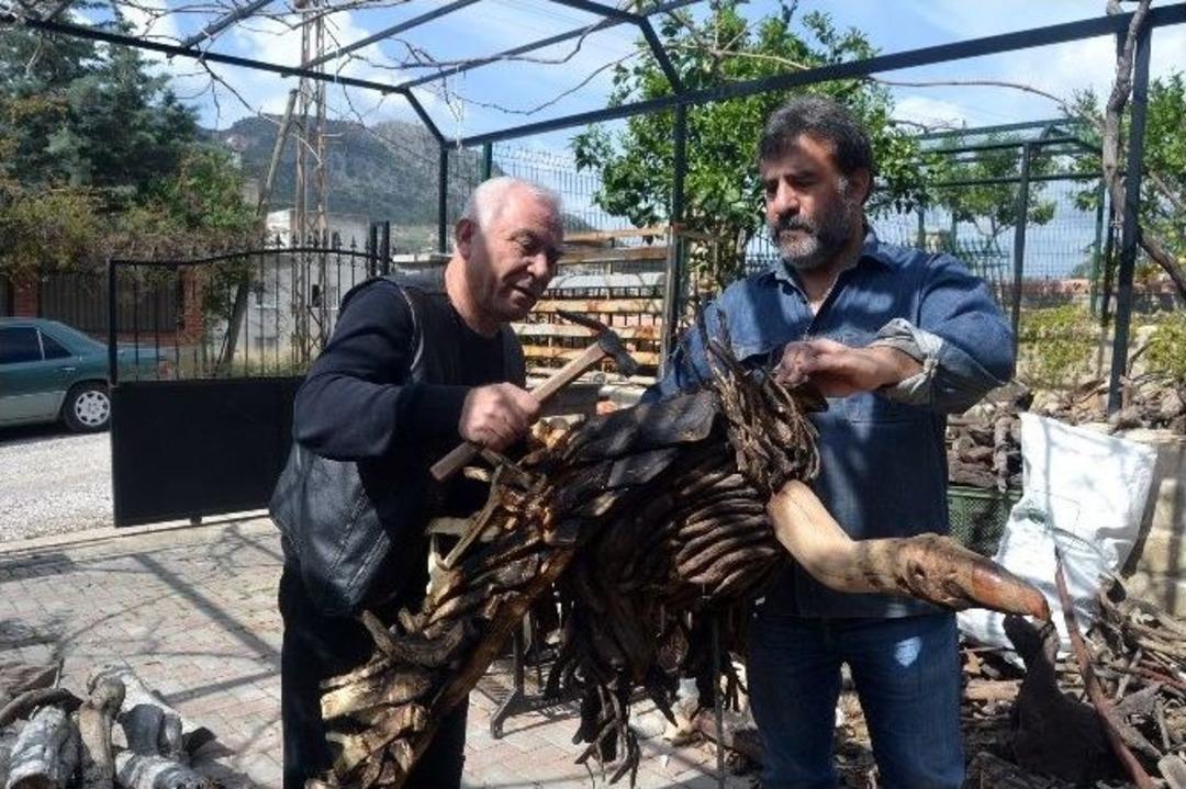Ağa&ccedil; Dalları H&uuml;nerli Ellerde Hayat Buluyor