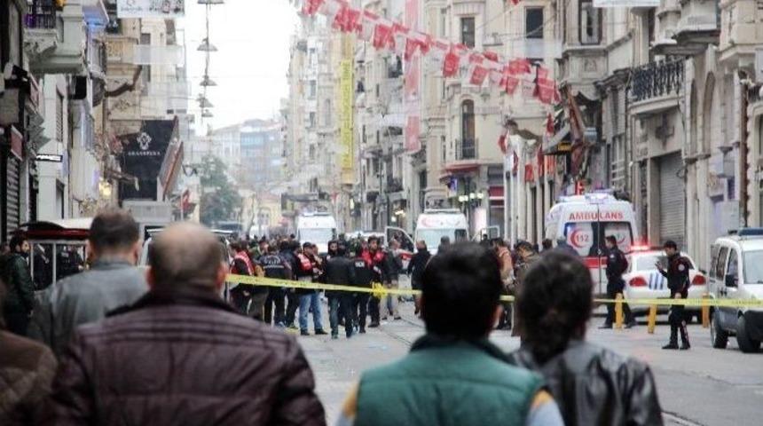 İstiklal Caddesi&rsquo;nde Patlama: 2 &Ouml;l&uuml;