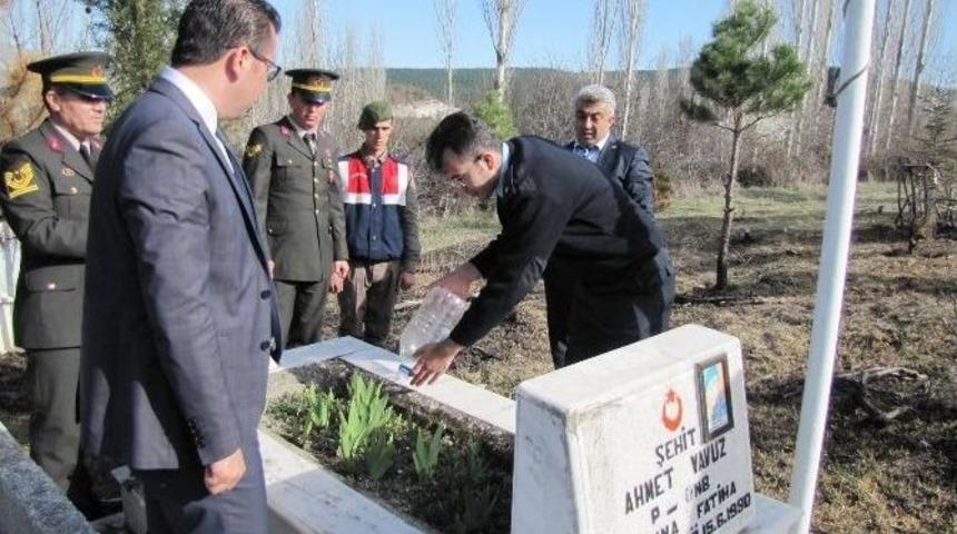 Mezarlıktaki Yangında Şehit Mezarı Zarar G&ouml;rmedi