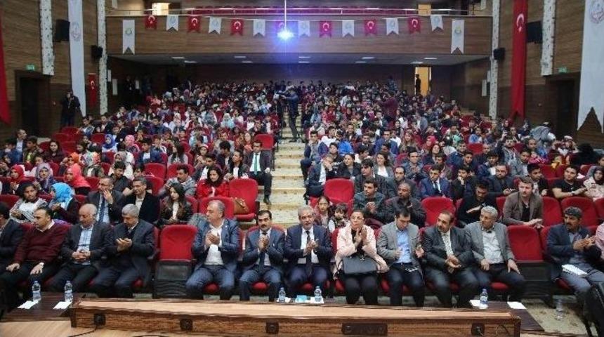 &Ccedil;anakkale Bilgi Yarışmasının Birincisi Haliliye İl&ccedil;esi Oldu