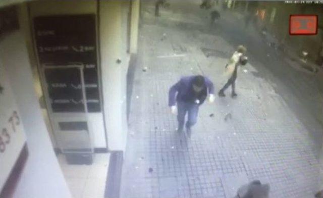 İstiklal Caddesi’ndeki Patlama Anı Kamerada