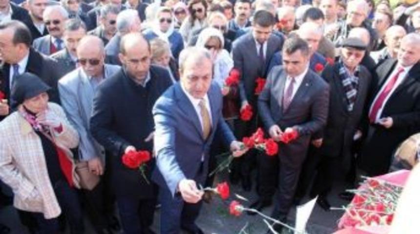 Mhp Ankara İl Teşkilatından G&uuml;venpark Şehitlerine Karanfil