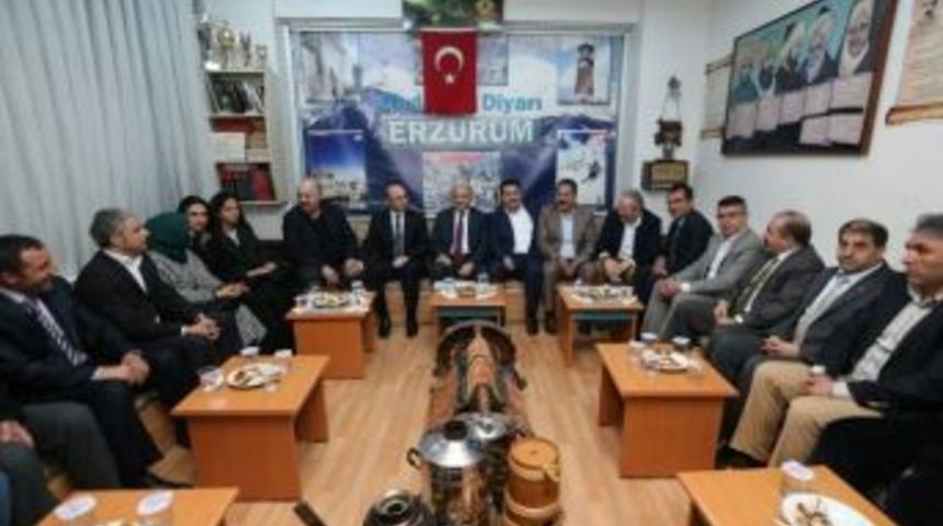 Bakan Işık Erzurumlular&rsquo;a Konuk Oldu