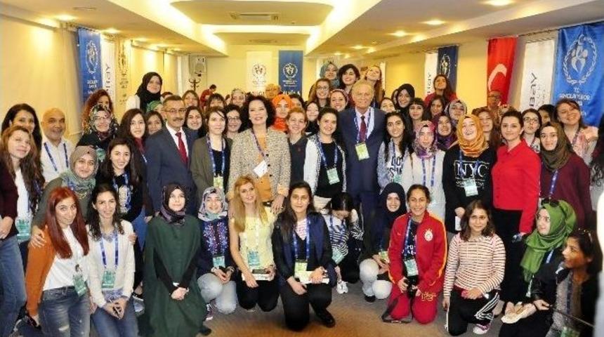 Gen&ccedil;lik Ve Spor Bakanlığı &rsquo;sen De G&ouml;n&uuml;l Ver&rsquo; Dedi, Gen&ccedil;ler Akın Etti