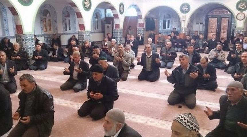 T&uuml;rk Eğitim-sen Şehitler İ&ccedil;in Hatim Okuttu