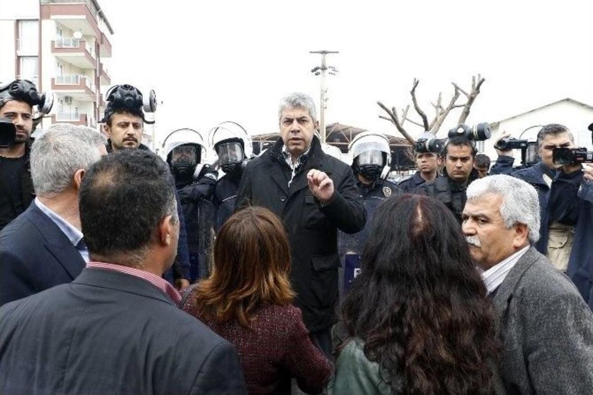 Polis M&uuml;d&uuml;r&uuml;, Nevruz Halayı &Ccedil;ekmek İsteyen Hdp&rsquo;li Gruba İzin Vermedi