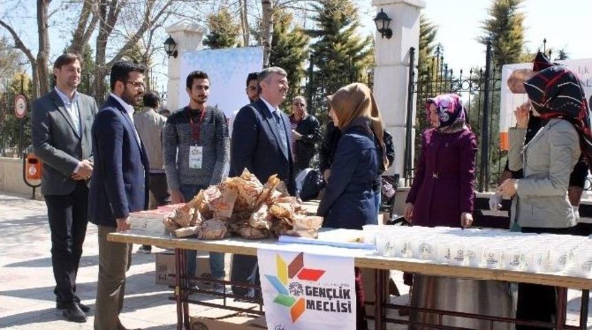 Gen&ccedil;ler Ecdadın Fedakarlıklarını Unutmadı