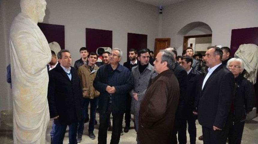 7 Farklı &Uuml;lkeden Gelip Amasra M&uuml;zesini Gezdiler